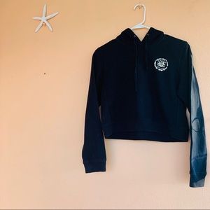 Ralph lauren cropped hoodie navy size medium